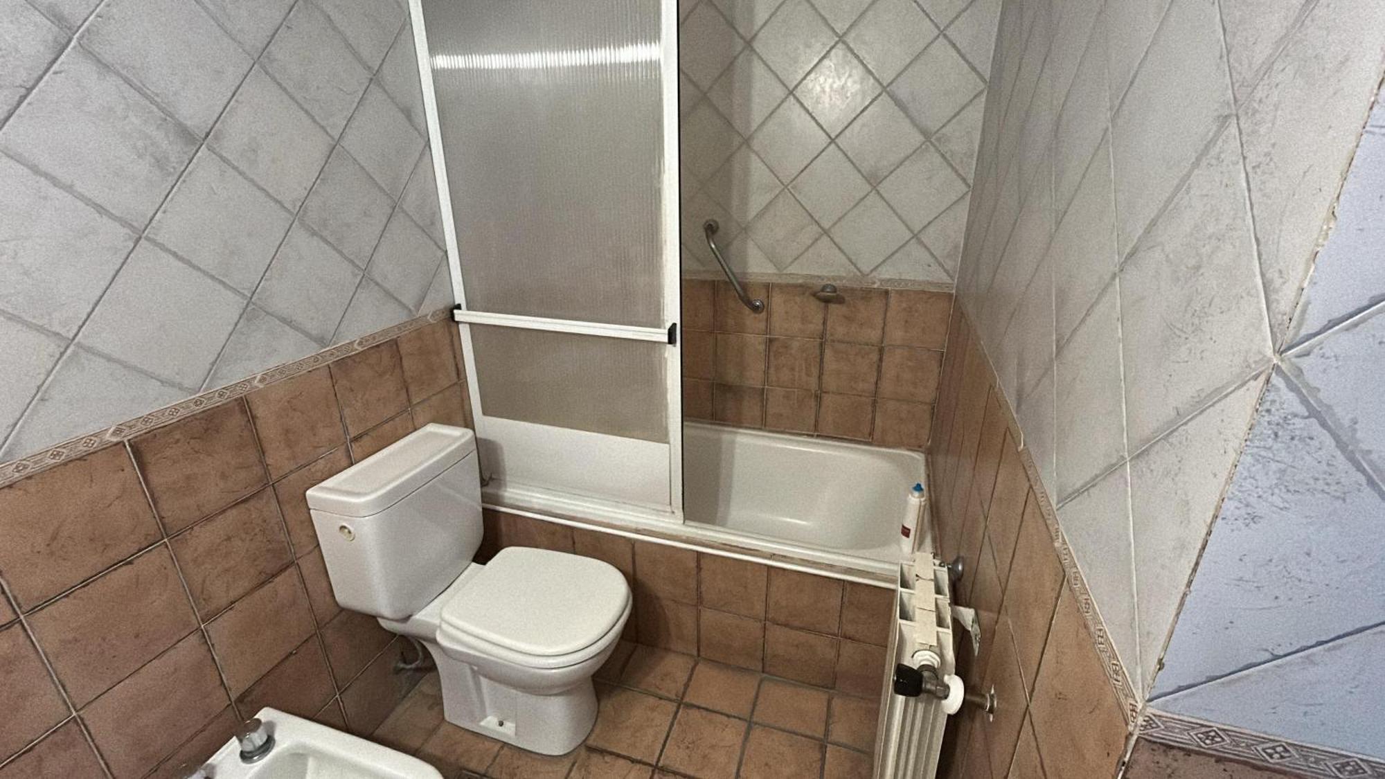 Standard Triple Room,1766230458:JPEG